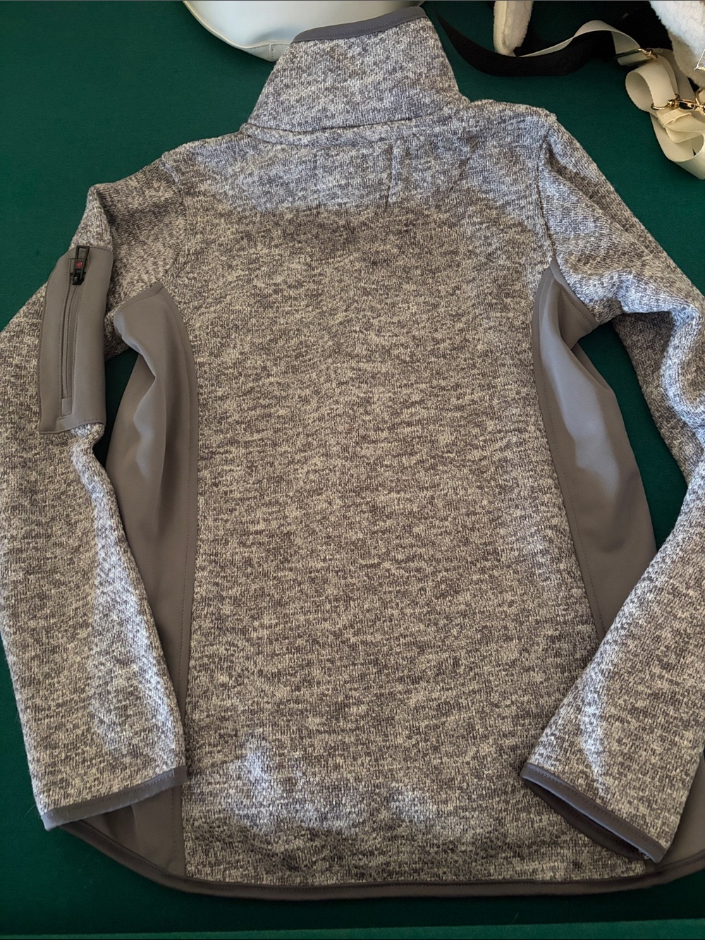 ✨ BRAND NEW WITH TAGS ✨
Canada Weather Gear Knit Fleece Full-Zip Hybrid Jacket. - Picture 7 of 7